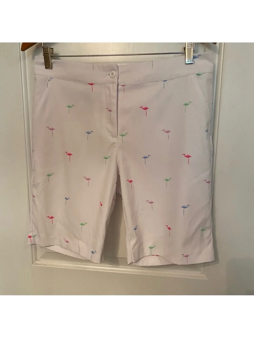 GREG NORMAN SHORTS BERMUDA ACTIVE WHITE FLAMINGO PRINT POCKETS FLAT FRONT SIZE 6